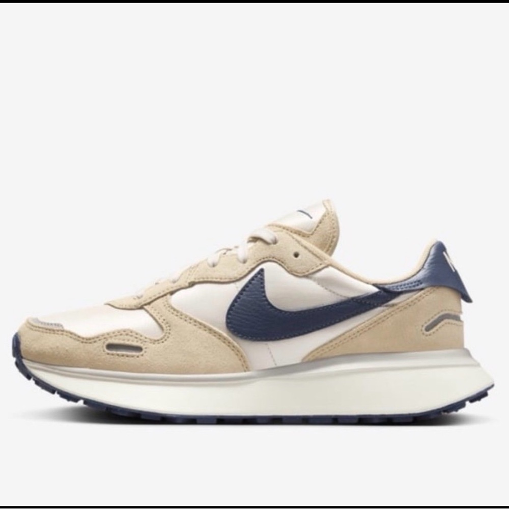 Nike womens phoenix waffle Sneakers size 10.5